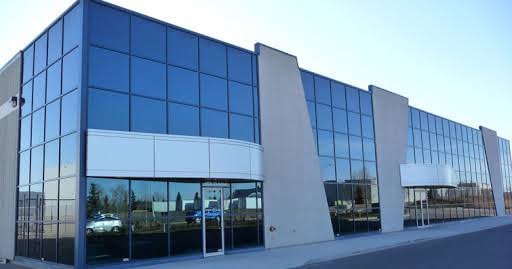 واجهات ألوميتال للمحلات – تصميم عصري ومتانة عالية